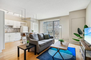 CozySuites Mill District with pool, gym #05